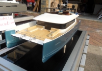 custom made model of 80英尺双体游艇